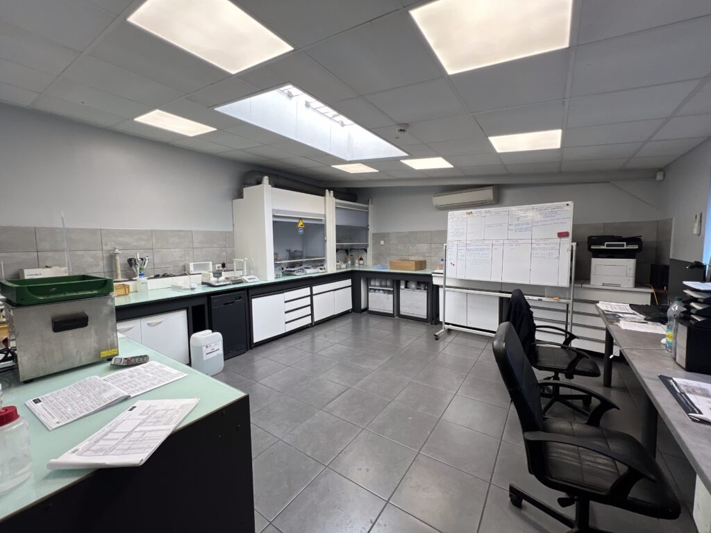 Laboratoire de Metal-X
