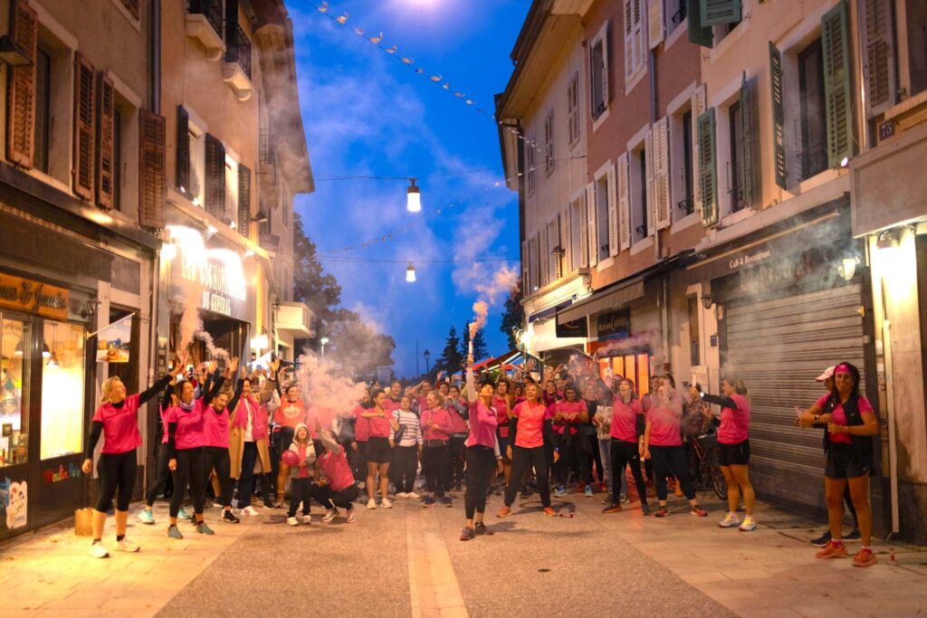 Coureuses lors d'un événement Octobre Rose